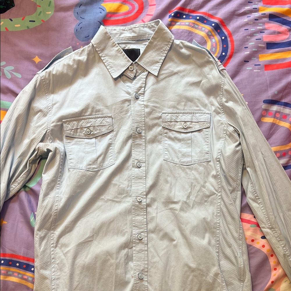 Men’s 7 Diamonds blue dress shirts perfect for spring and summer, size L. EUC